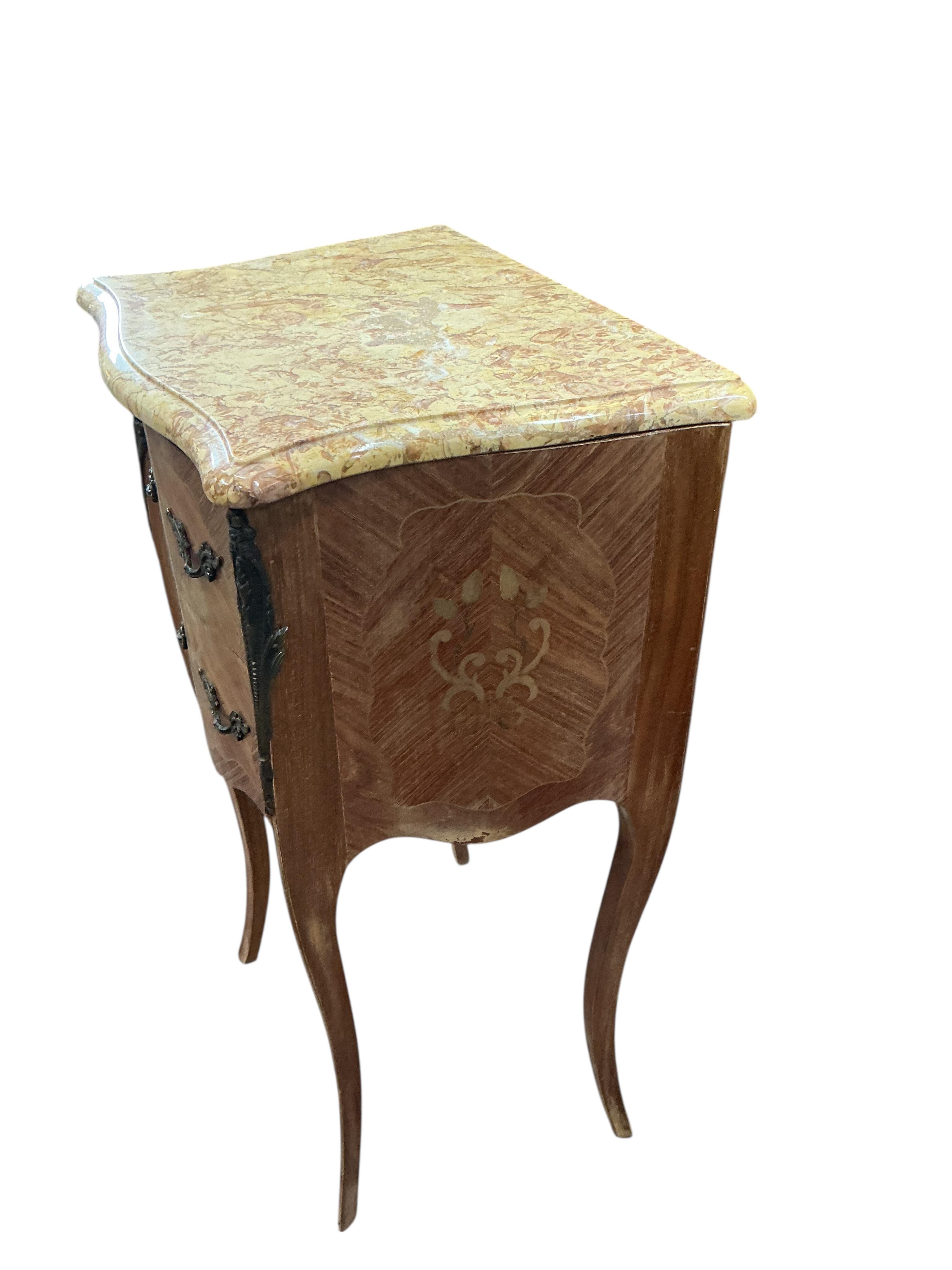 A pair of French gilt metal mounted marquetry inlaid kingwood marble top serpentine bedside chests, width 42cm, depth 32cm, height 72cm